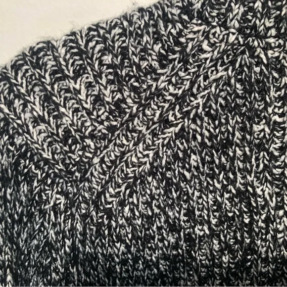 SurfsideSupply Co. Chunky Cable knit Blk/Wht zipperedCardigan XL Unisex